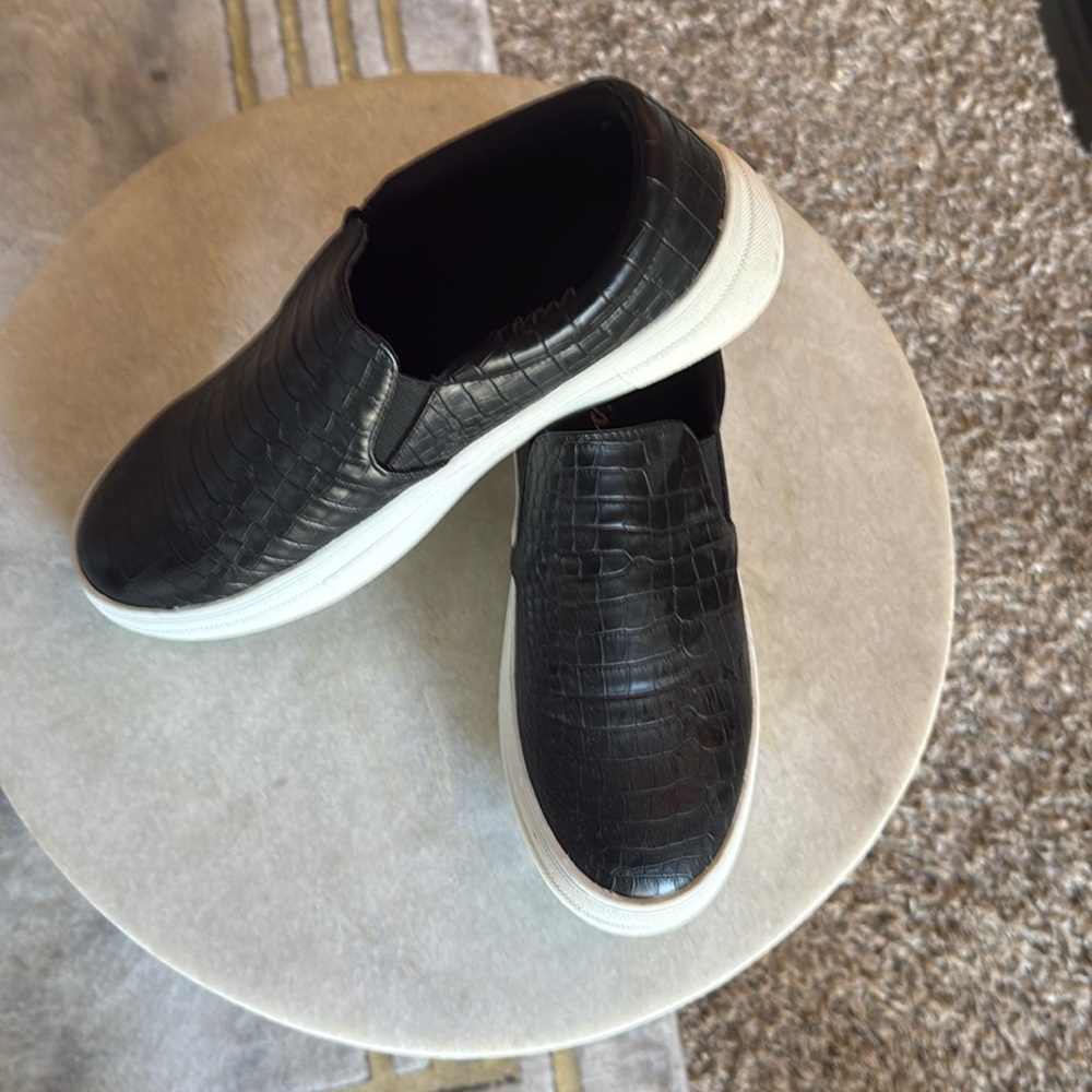 MATISSE Slip on Sneakers Black/White Size 9.5 NWT